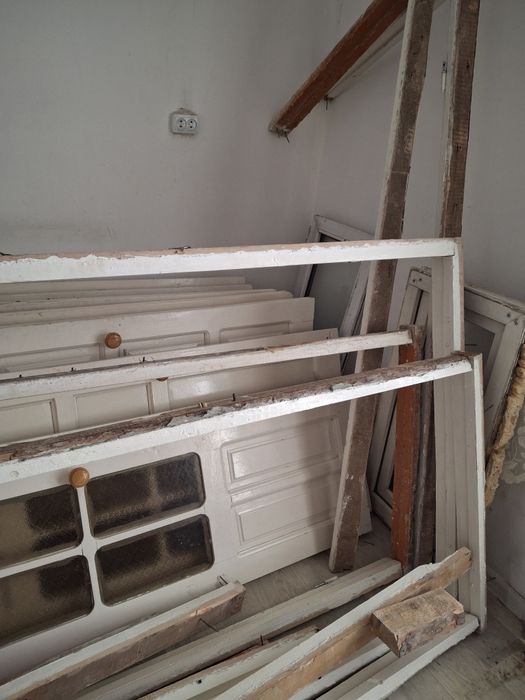 Ағаш есіктер сатылады,жақсы жағдайда