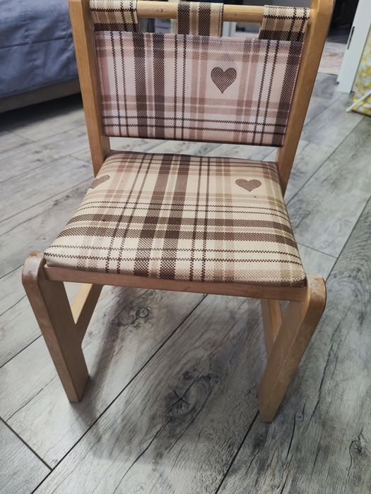 Стол и стулья детские