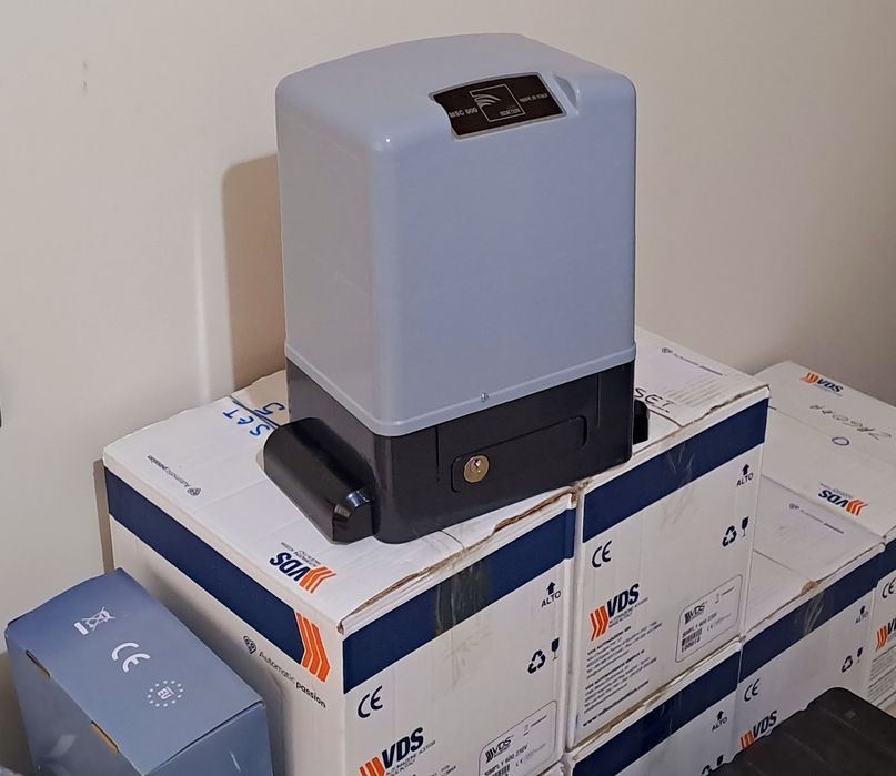 Автоматика / Мотор за плъзгащи врати 600кг