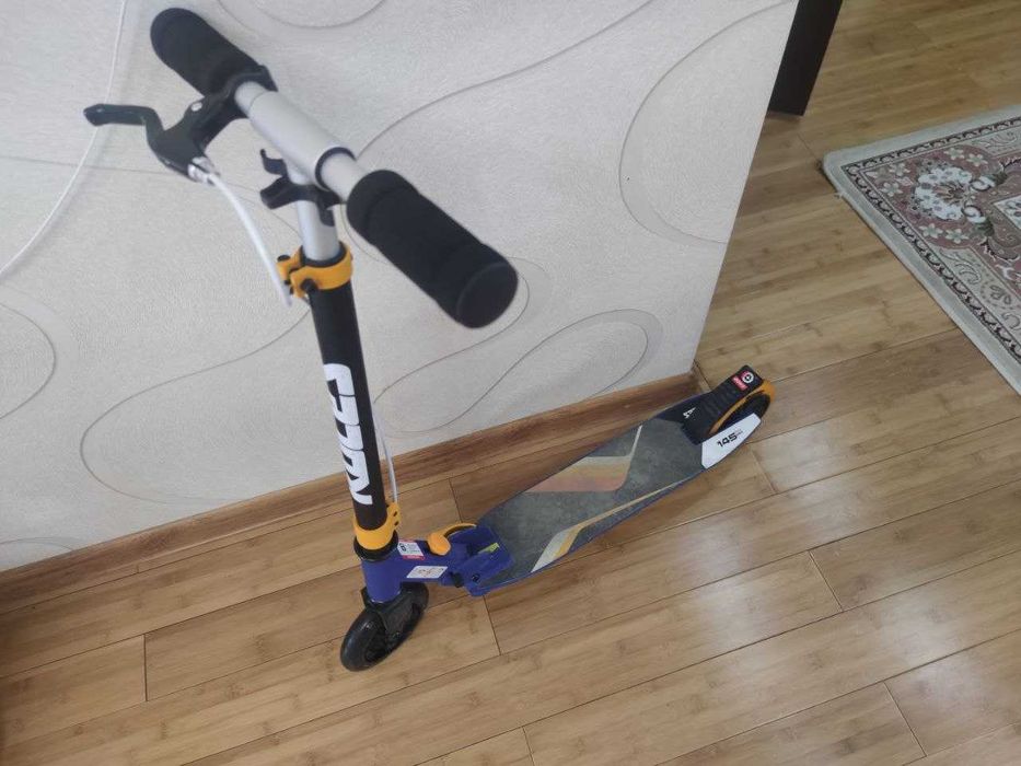 Самокат Roces до 80 кг