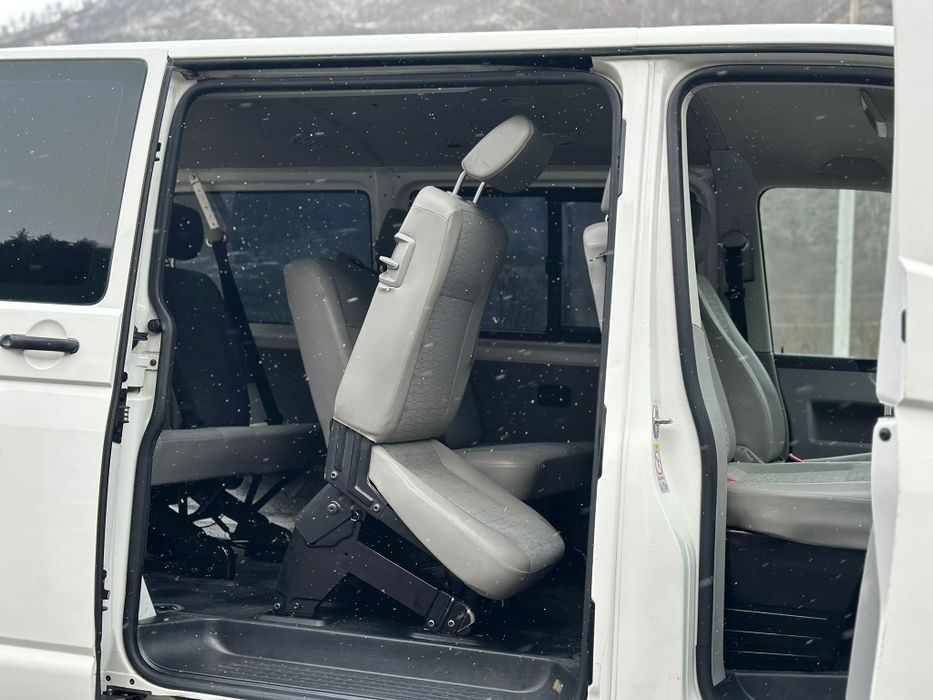 Volkswagen T5 9 locuri/ 2012/ 2.0TDI 102PS