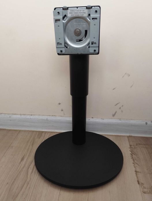 Стойка за монитор PHILIPS 27 inch и универсална стойка за монитор 24