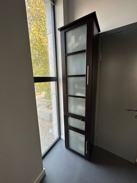 Шкаф пенал, две навесные полки и рабочий стол