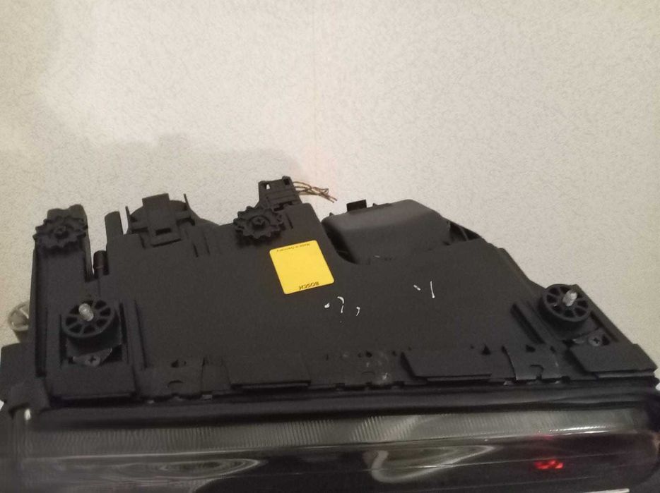 Фары бмв е38 дорест с BI-LED модулем оригинал BOSH с анг.глазками