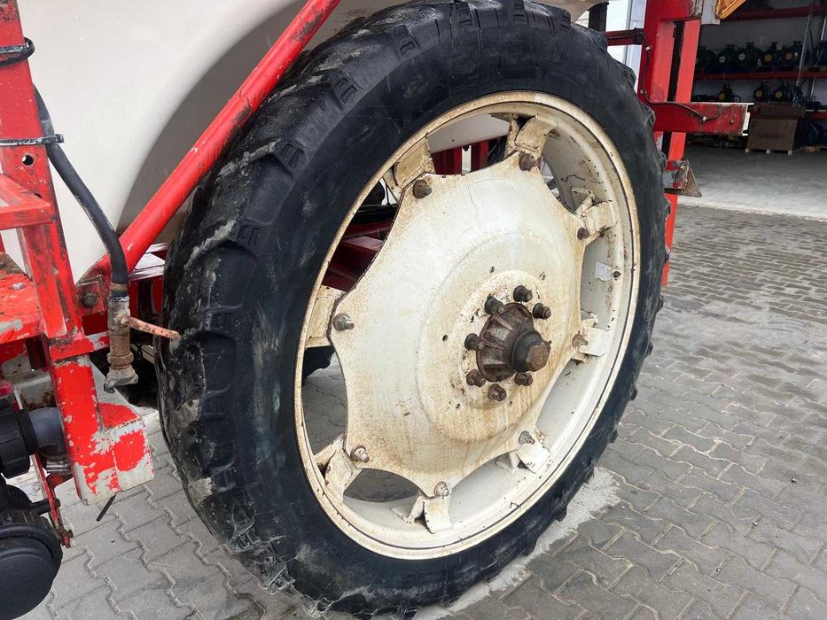 Прикачна пръскачка Agrifac – 3000 л, 24 м