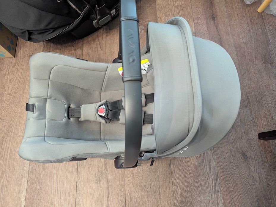 Кошче за кола Nuna pipa next сиво