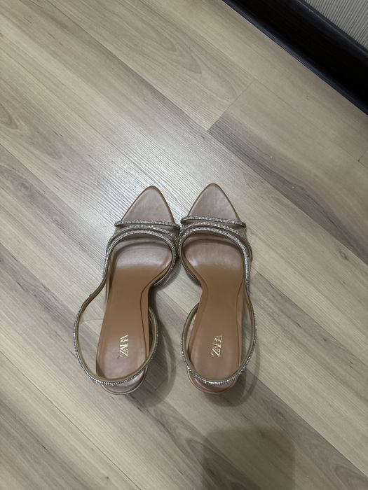 Босоножки zara