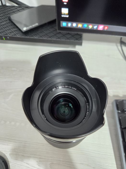 Obiectiv full frame Sony FE 28-70mm f/3.5-5.6