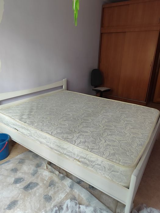 Кровать для двоих человек
