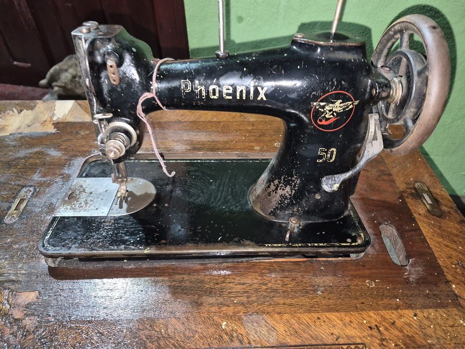 Mașina de cusut Phoenix 50