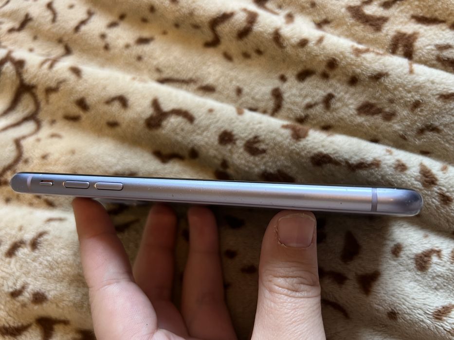 Продам Iphone 11/64