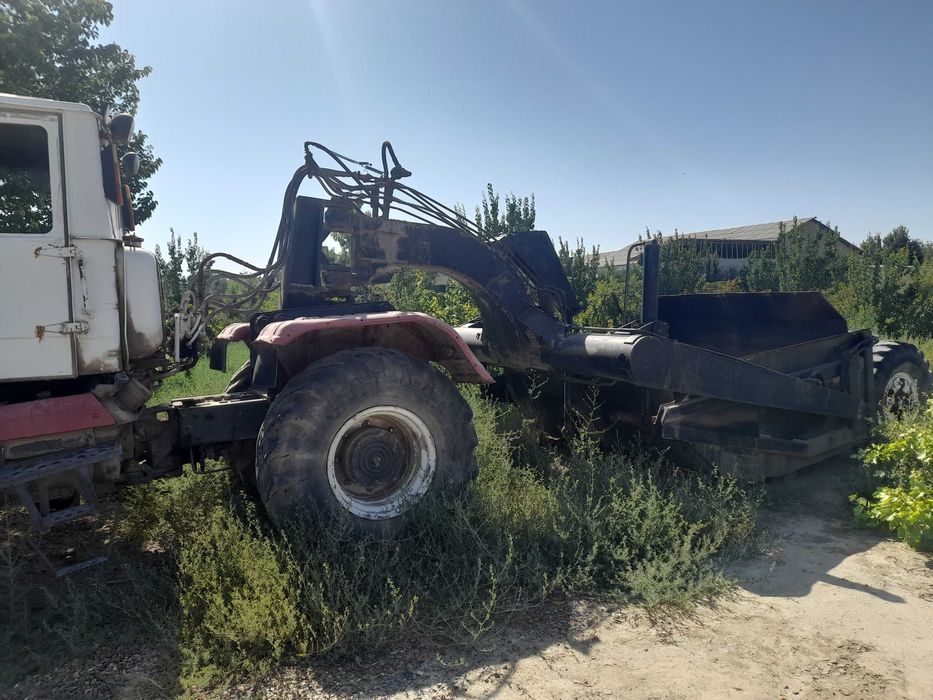 Traktor T-150 sotiladi