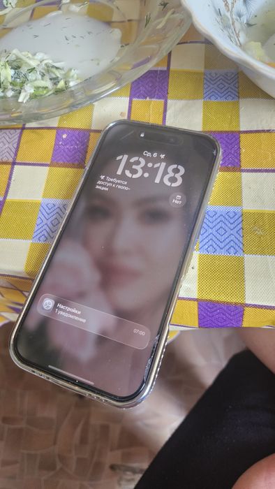 Продам Айфон 17 новый срочно