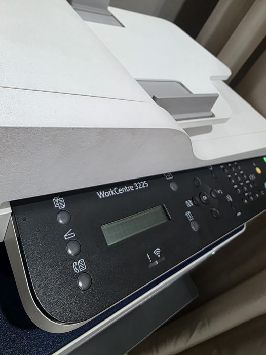 Продам принтер (МФУ) XEROX 3225