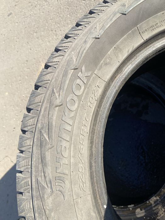 Продам шины 2 шт.