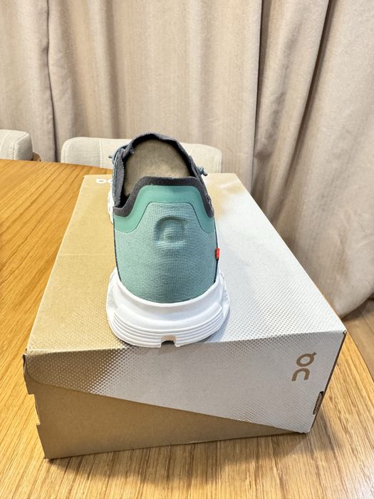 Кроссовки мужские On