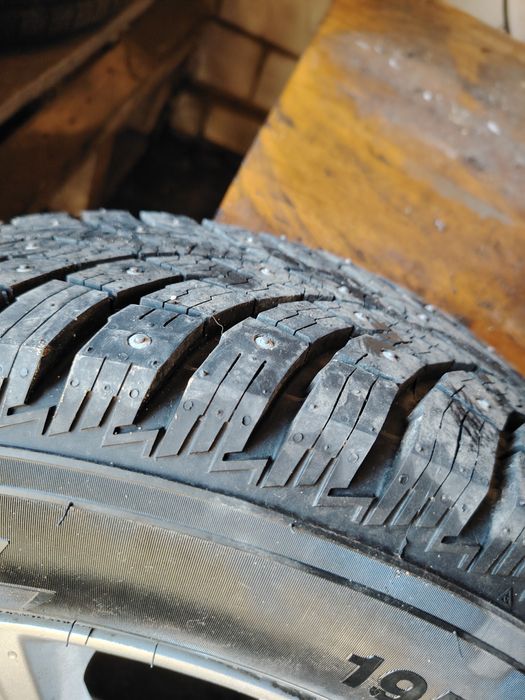 Продам новые зимние шины с дисками