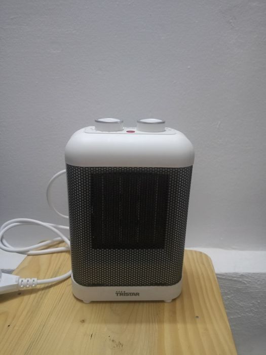 Vând aeroterma noua.