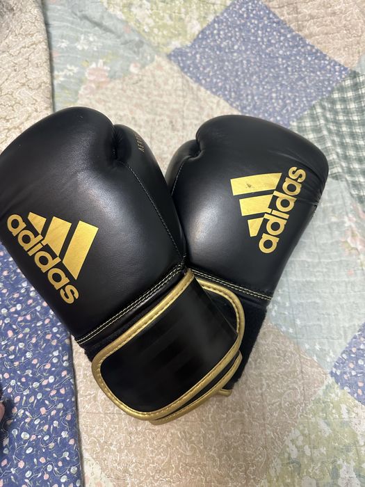 Продам перчатки для бокса