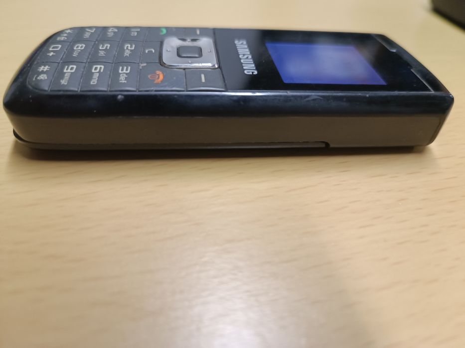 Телефон Samsung SGH-B100