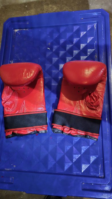 Перчатки боксерские