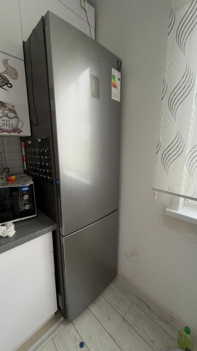 Продается холодильник