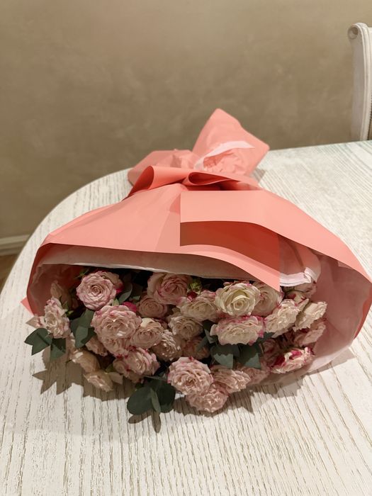 Пионовидные розы свежие