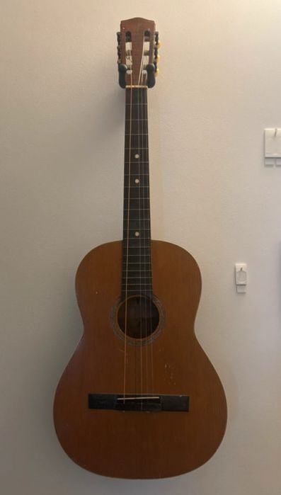 Chitara 3/4 de decor cu suport de perete