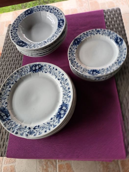 Ieftin set de  farfurii noi