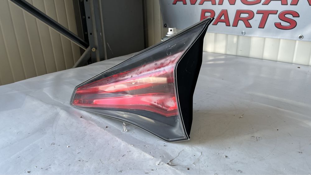 Ляв и 2 броя десен стоп Toyota Rav4 4