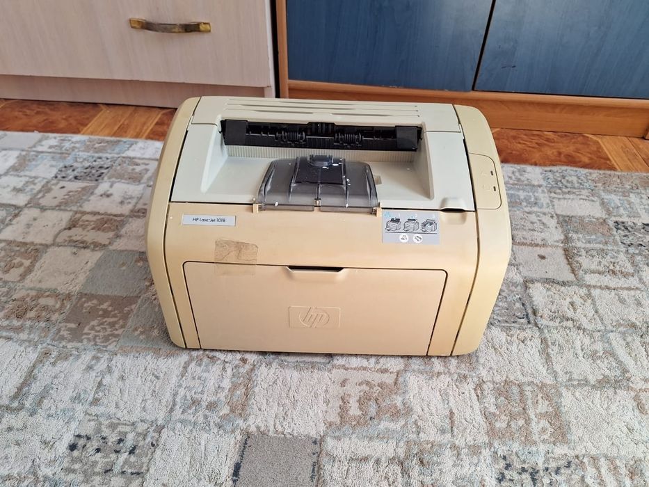 Принтер HP . Жасап тұр