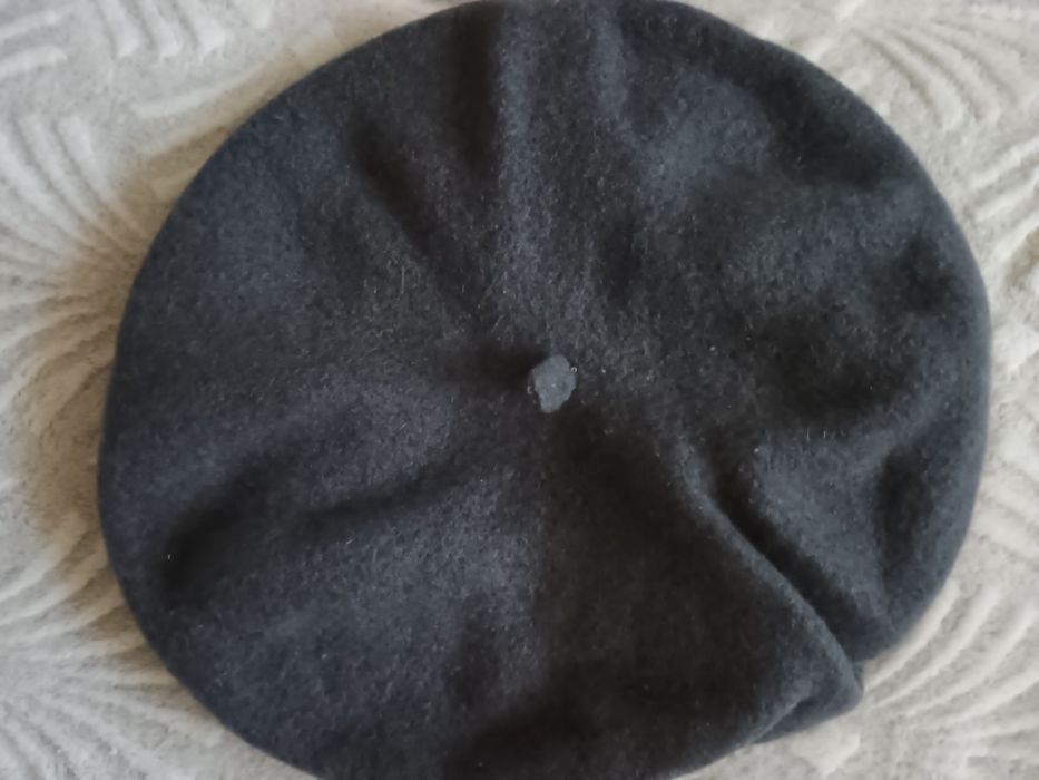 Сива дамска  барета