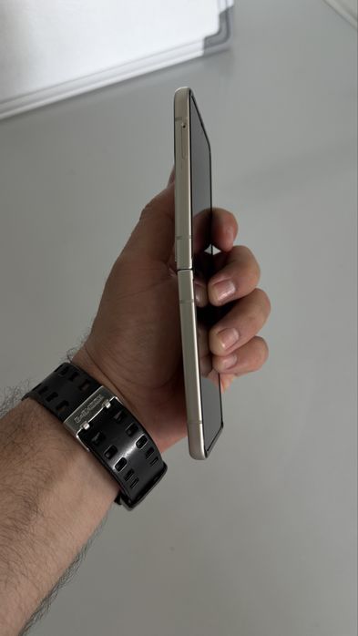 Samsung Galaxy Z Flip3 5G – 128 GB, Cream