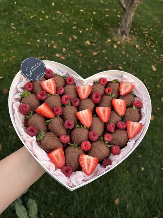 Клубника в шоколаде qulupnay shokolad Подарки для женщин