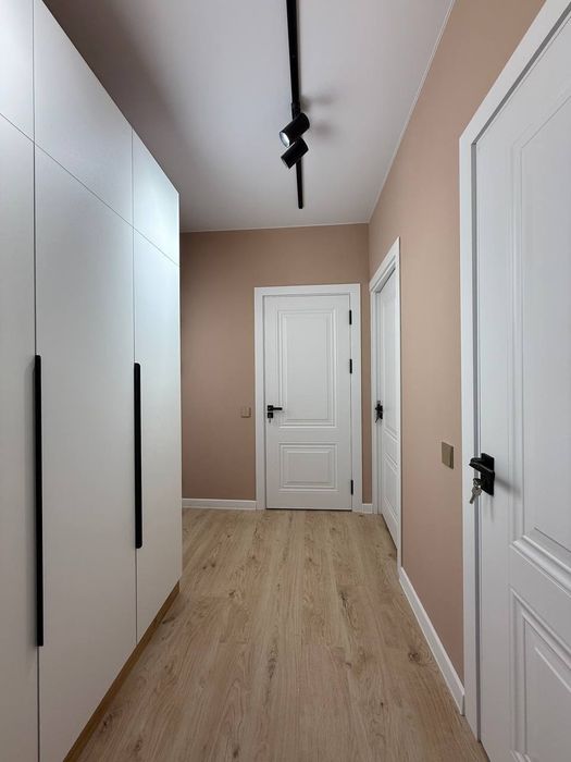 Юнусабад 13кв 2/3/11 Со встроенной мебелью  
Ориентир: улица районо