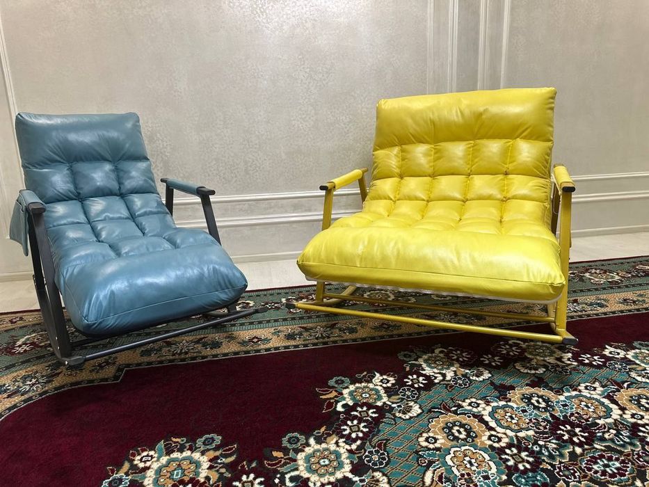 Кресло качалка большая. Кожаный материал