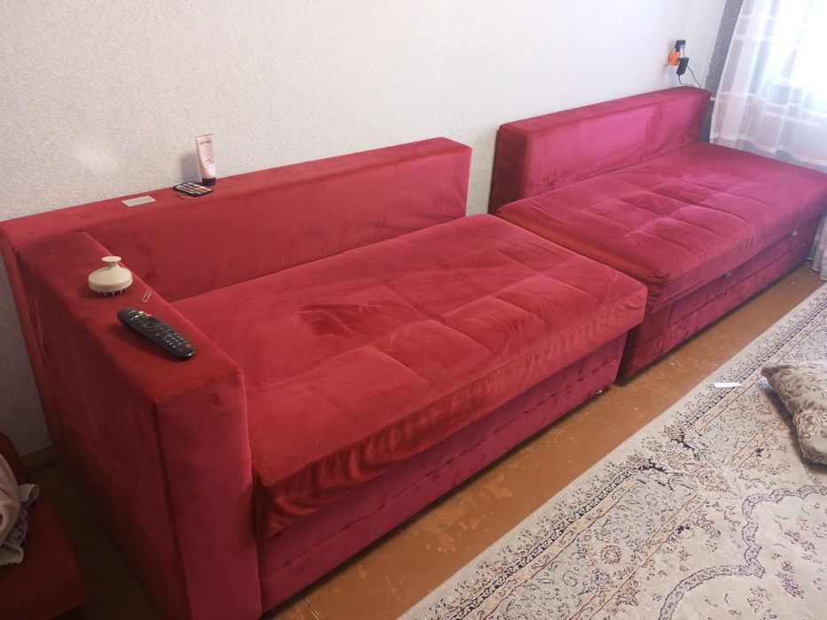 Мягкий уголок диван