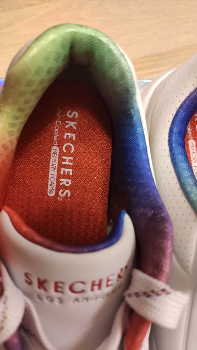 Продавам дамски обувки Skechers Street Los Angeles номер 36