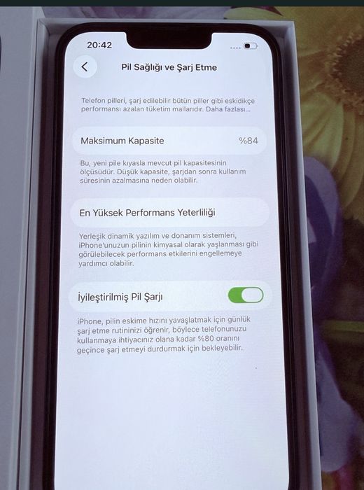 Продавам iPhone 14 128GB 84% продавам го щото купих нов заради това  телефона няма нито една забележка