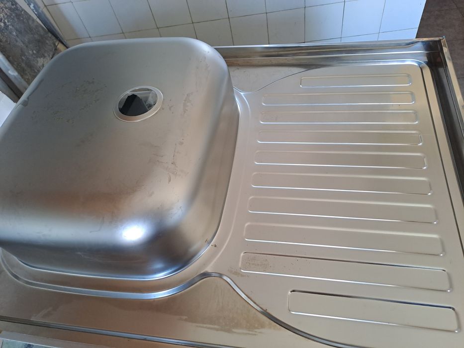 Кухненска мивка от алпака.Употребявана.В много добро състояние.