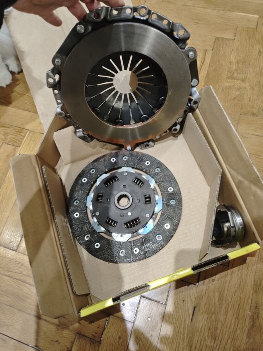 Чисто нов съединител за Mazda 6 бензин 1.8 2.0 2007-2013