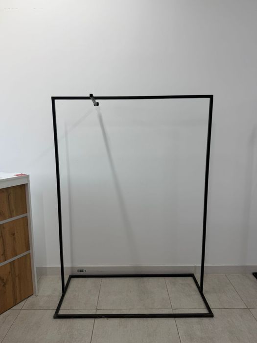 Продам стойка для одежды в магазины