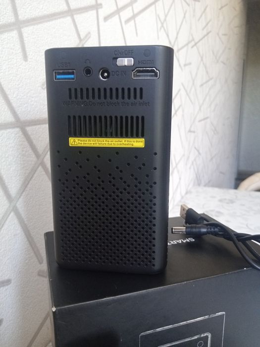 Проектор BYINTEK. Оригинальный