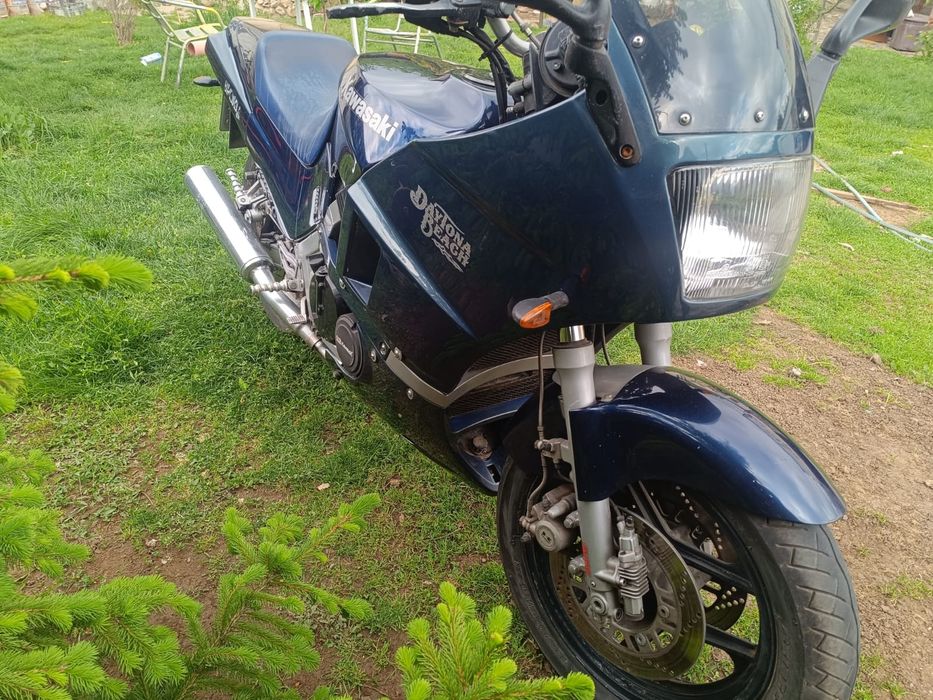 Kawasaki GPZ 600 R