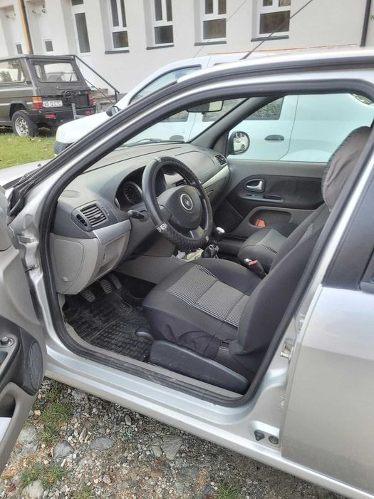 Vând Renault Symbol 2 stare perfectă de funcționare