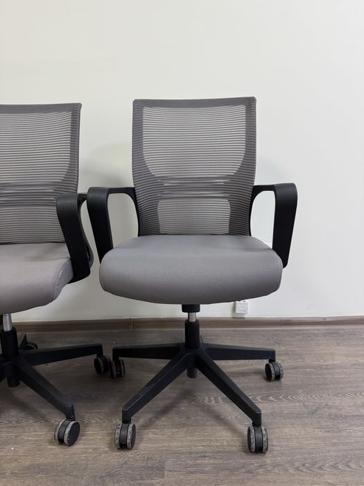 Продам кресла (стулья) офисные