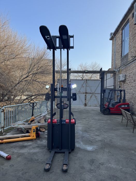 Штабилер Штаблер Штабелер Кара Гидравлическая тележка Рохля Подъёмник