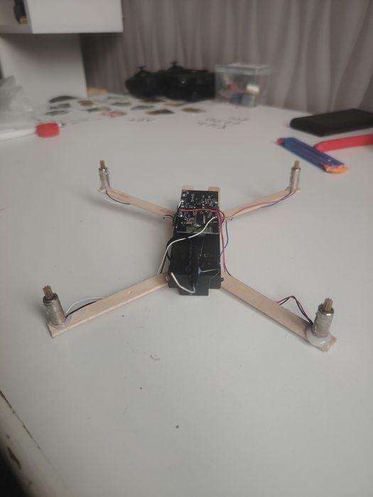 Дрон самодельный без лопостей