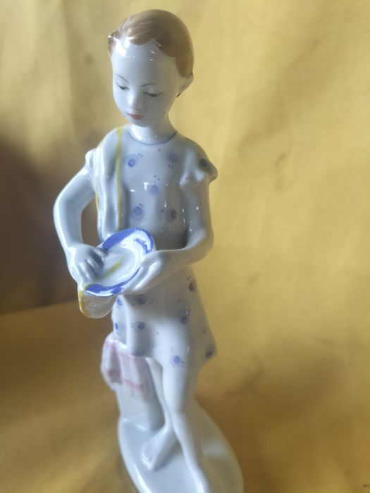 Продаётся советские статуэтки