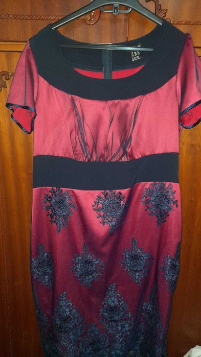 Vand rochii de ocazie,noi fara eticheta.mai multe relatii la tel.